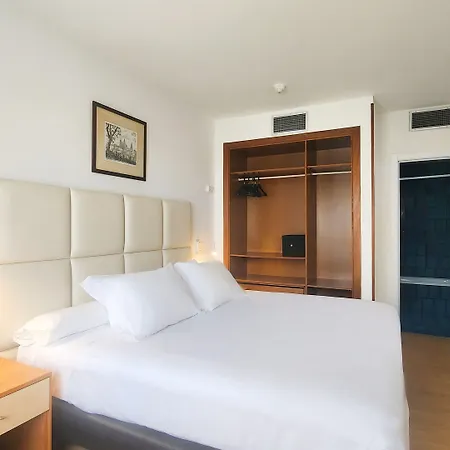 Faranda Tilos, Ascend Collection 4*